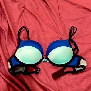 Victoria’s Secret very sexy two tone blue push-up bra 34a